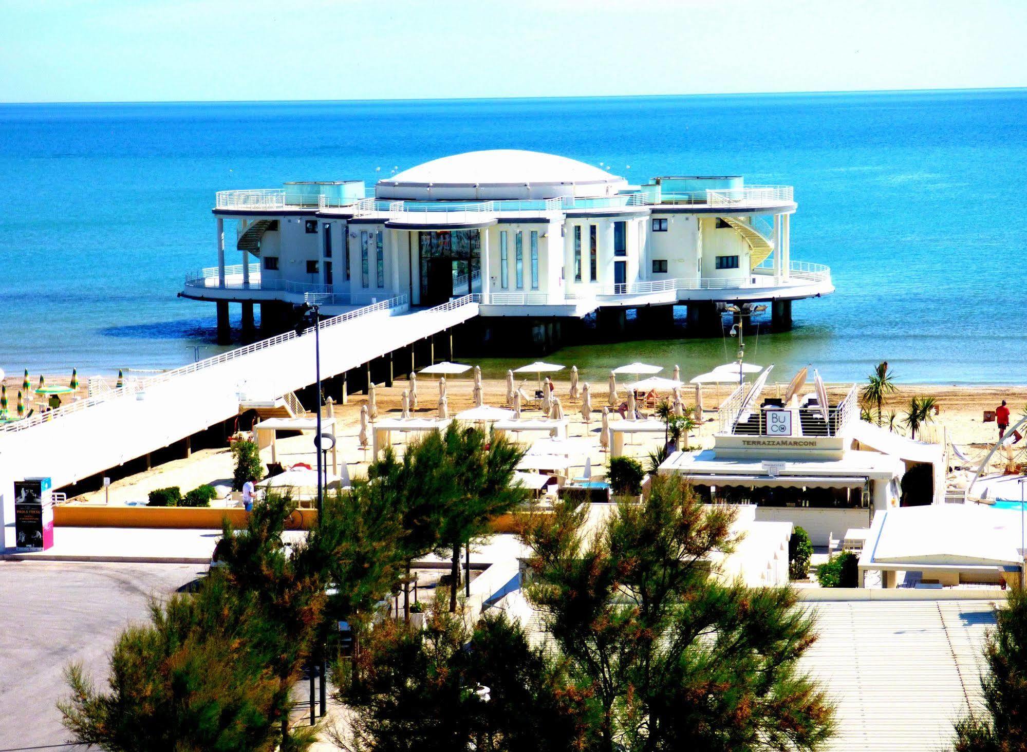 Hotel Cristallo Senigallia Dış mekan fotoğraf